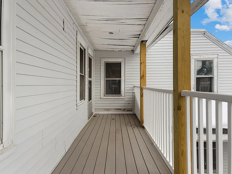 38 New York St — Photo 3