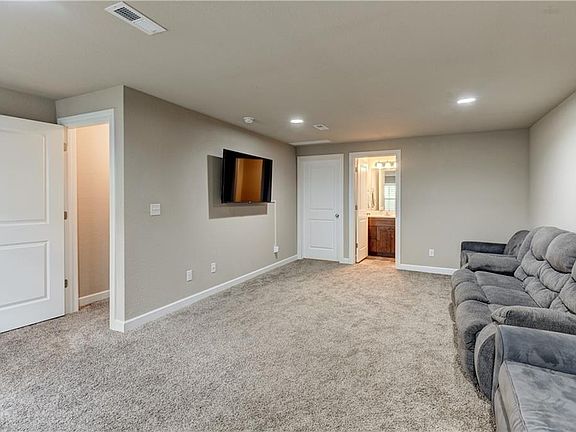 2nd image of 10524 Clubhouse Dr