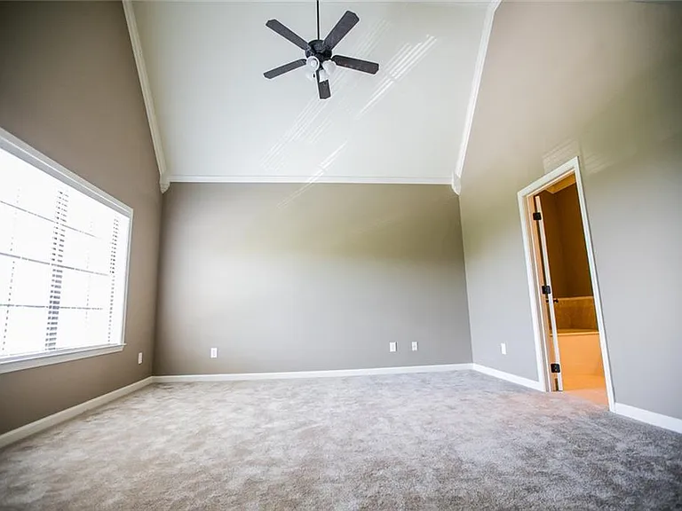 1951 Stephanie Ct — Photo 11