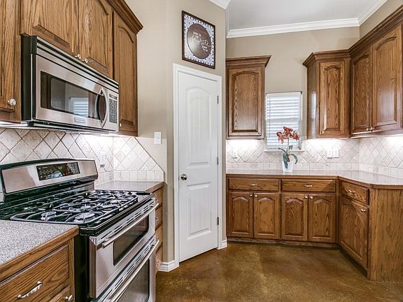 4th image of 194 Savannah Dr