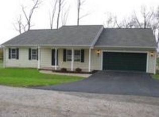 1408 Timber Ct, Seven Valleys, PA 17360