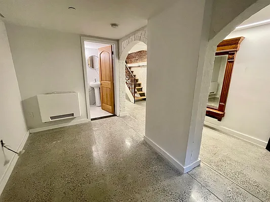 Rented by Nest Seekers International | media 20