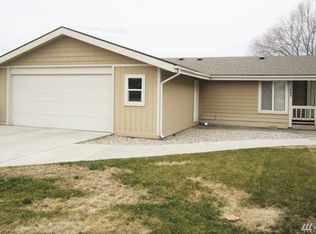 1804 W Peninsula Dr, Moses Lake, WA 98837