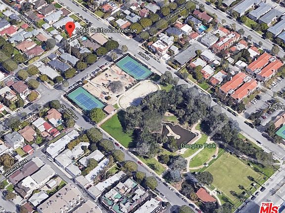 3rd image of 2443 California Ave