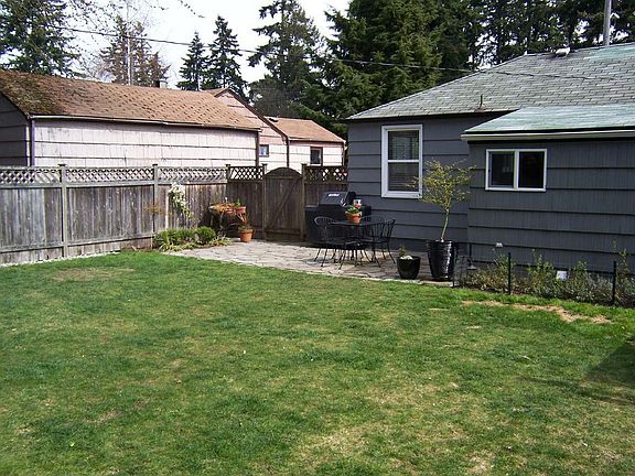 Fully fenced back yard
