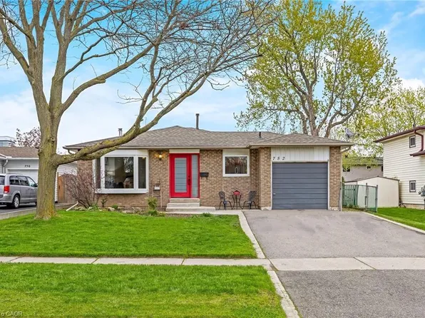 752 Mackenzie Dr, Milton, ON L9T 3M1