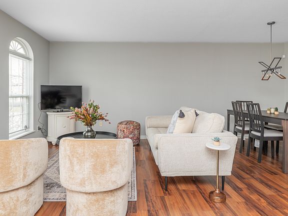 3rd image of 3057 Skylar Ln