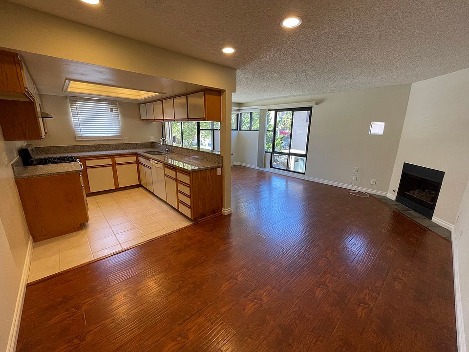 1st image of 938 S Gramercy Pl #101