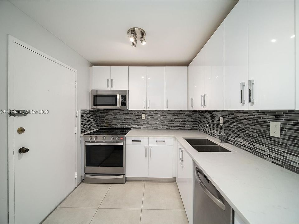 1st image of 16710 NE 9th Ave APT 410