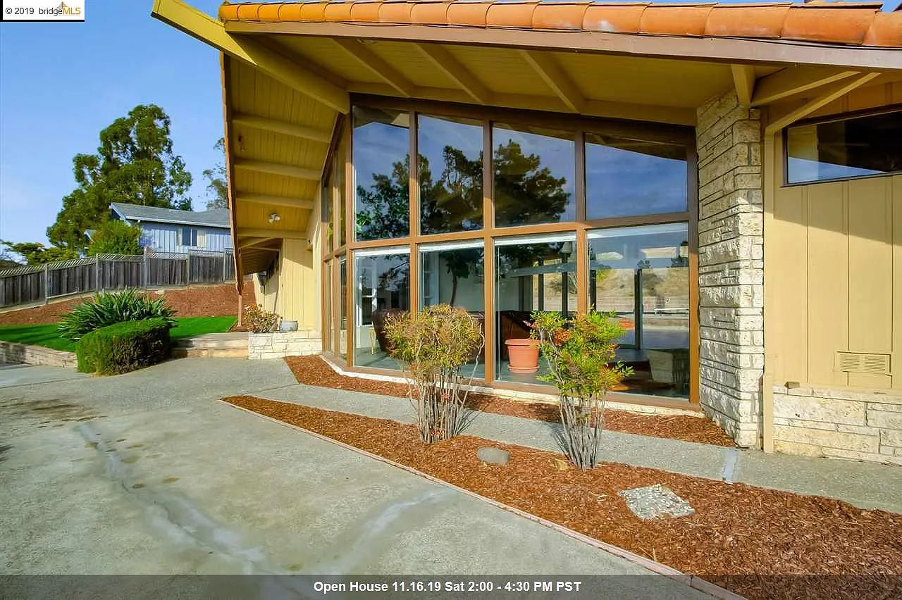 4200 Roderick Rd photo 1