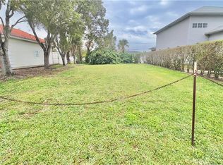 686 111th Ave N, Naples, FL 34108