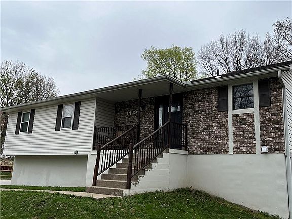 3rd image of 1429 N Millburn Ave