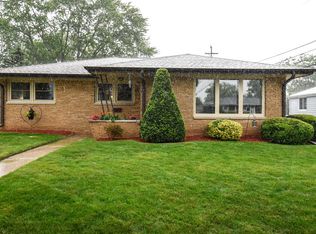 6046 S Trinthammer Ave, Cudahy, WI 53110