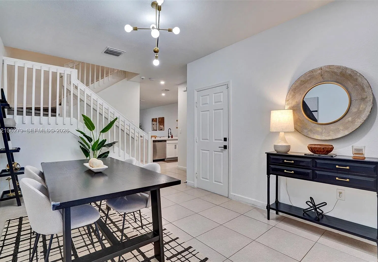 Coco Palm Estates — Photo 1