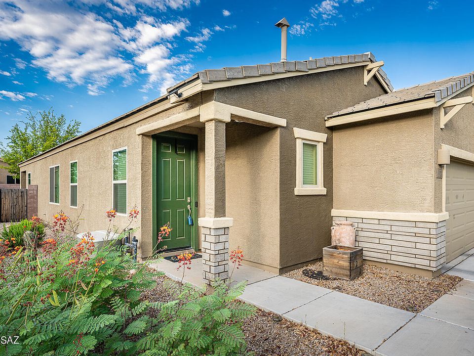 1st image of 922 E Catkins Pl