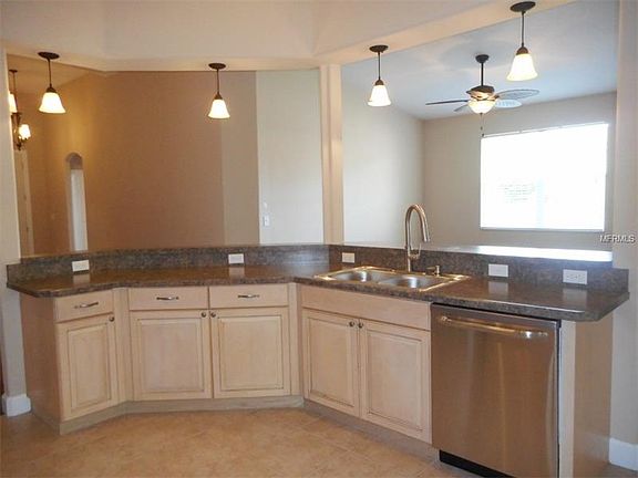 4th image of 6821 Short Creek Ln