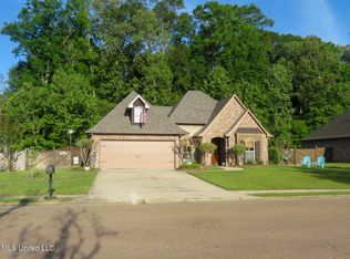 128 Belle Oak Dr, Brandon, MS 39042