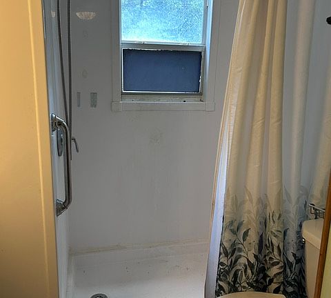 5th image of 7423 W 69th St N