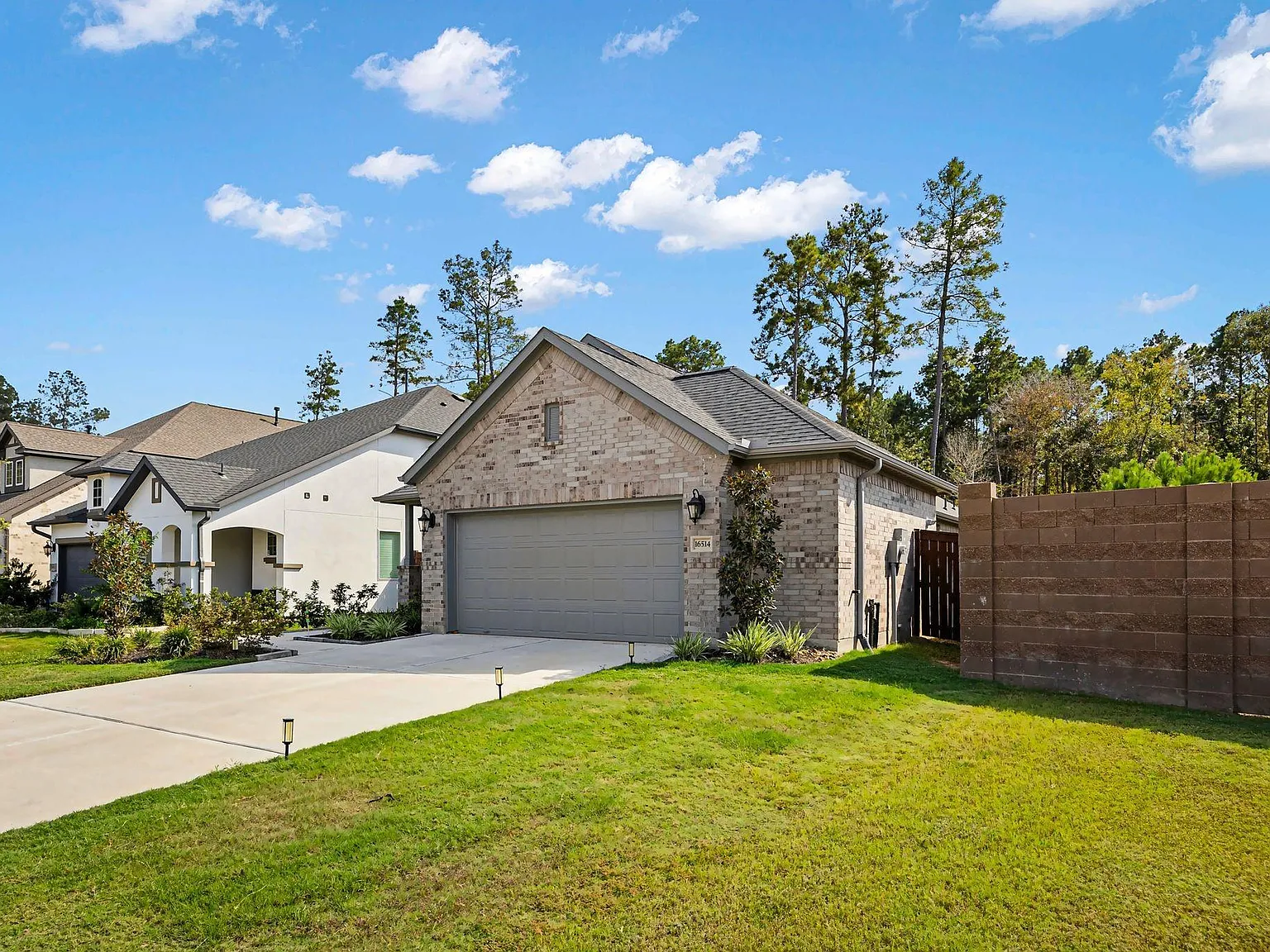 3 bed, 2.0 bath, 1746 sqft, $2,600 — Photo 3