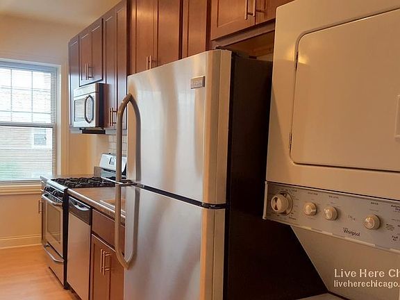 2nd image of 4871 N Washtenaw Ave #2BT