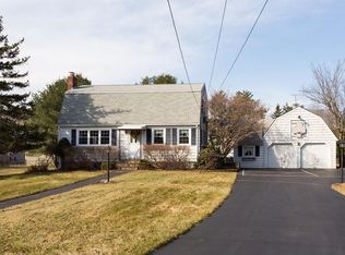 10 Charles Dr, Franklin, MA 02038