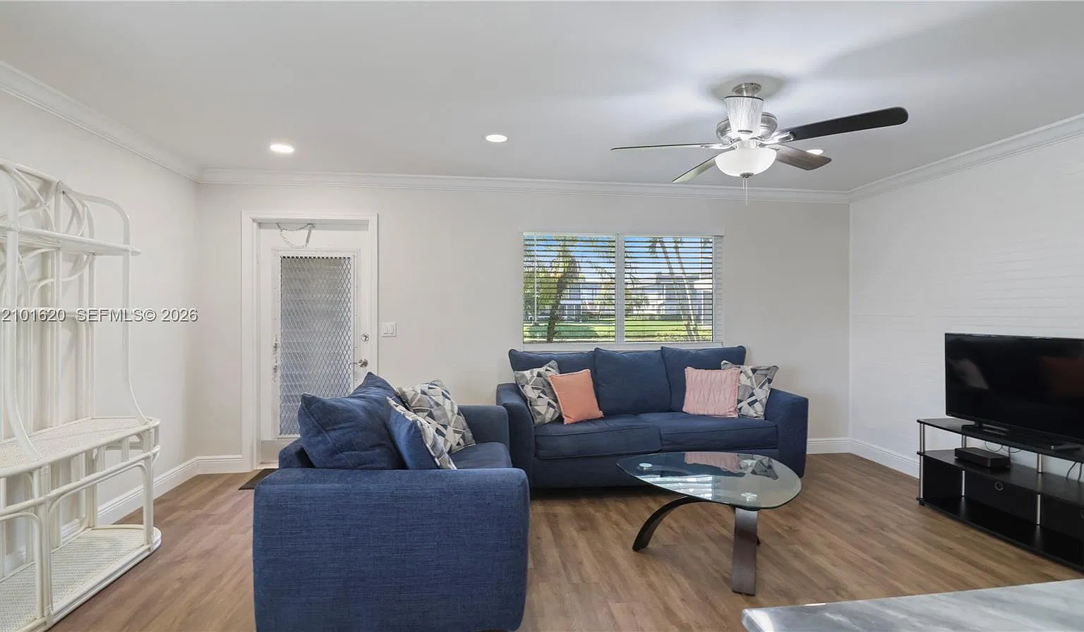 Kings Point Saxony Condos — Photo 3
