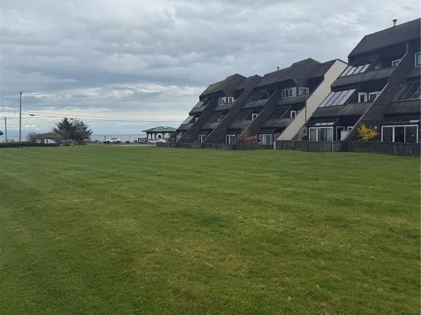 2740 Island Hwy S #203, Campbell River, BC V9W 1C7