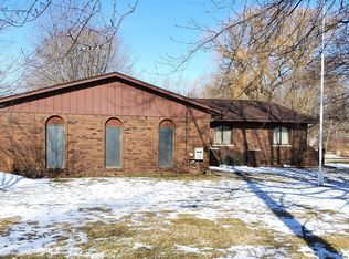 5374 Pointe Dr, East China, MI 48054