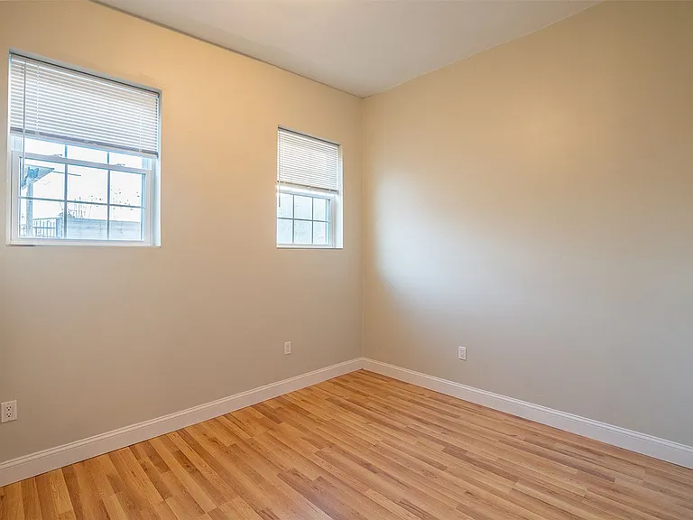 1126 E Passyunk Ave — Photo 6