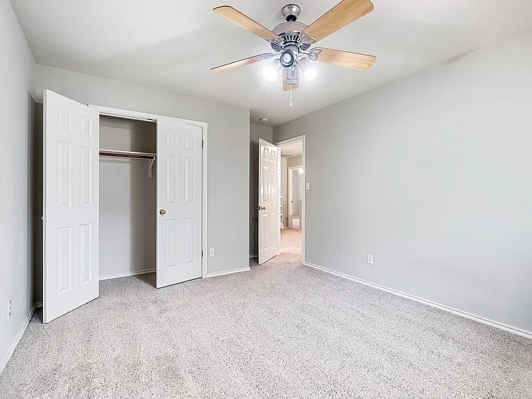 4229 Kingsburg Dr — Photo 26