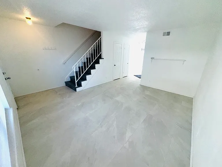 2422 E 59th Ct #4 — Photo 5