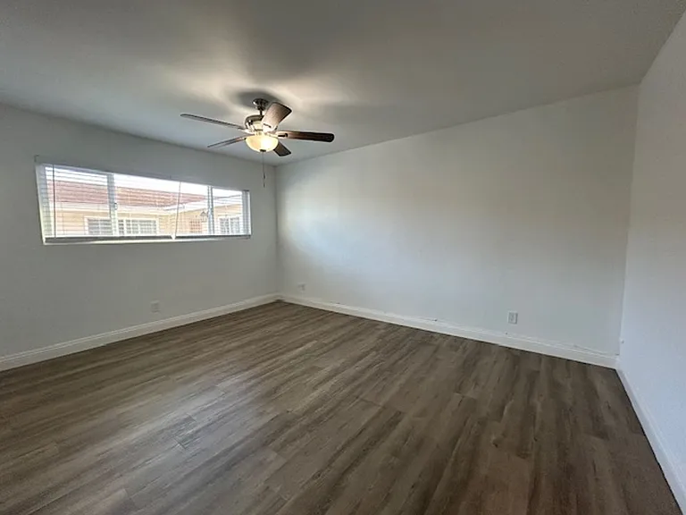 2211 S Grand Ave — Photo 5