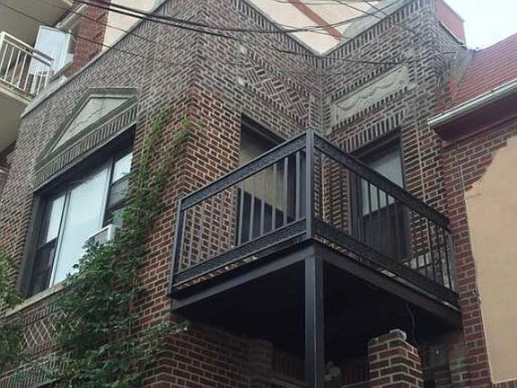4th image of 3124 28th Ave #2F