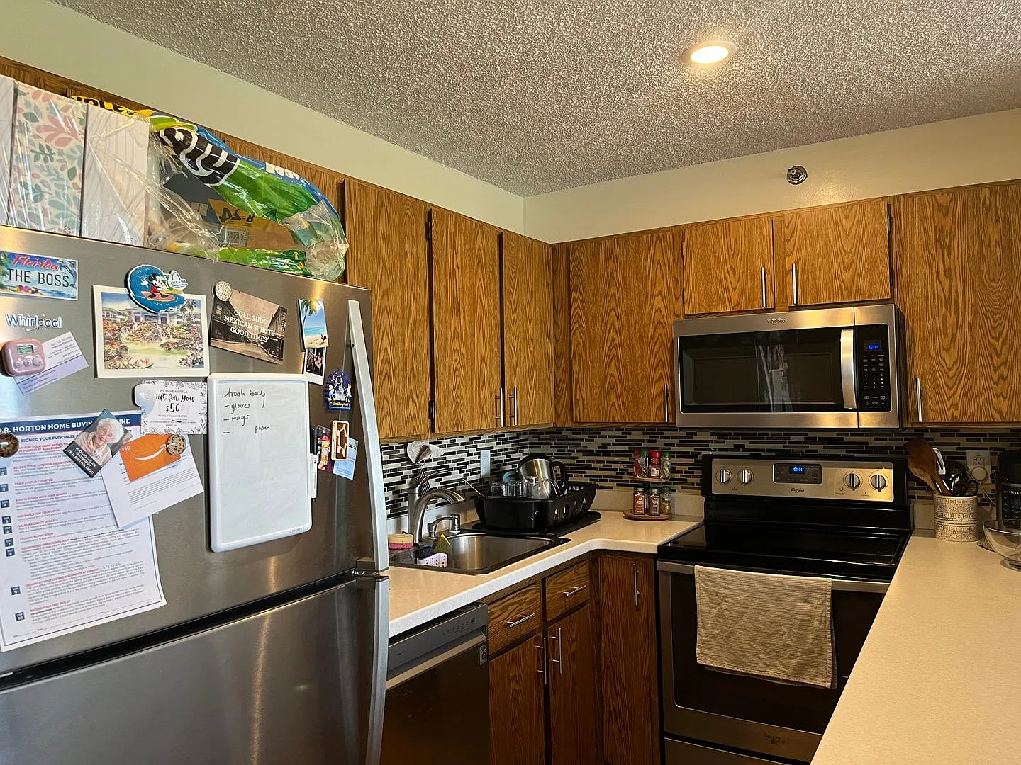 Pearl Regency - 1 bedroom, 1 bathroom Condo with 1 parking - Avail now — Photo 3