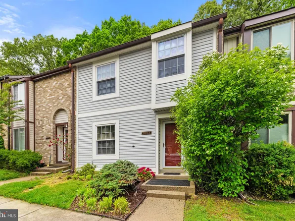 6073 Hollow Hill Ln, Springfield, VA 22152