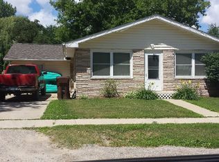 526 Rhodes St, Pinconning, MI 48650