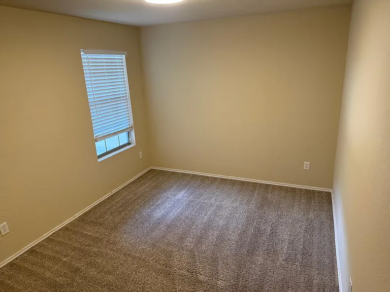 1139 Landon Ln — Photo 35