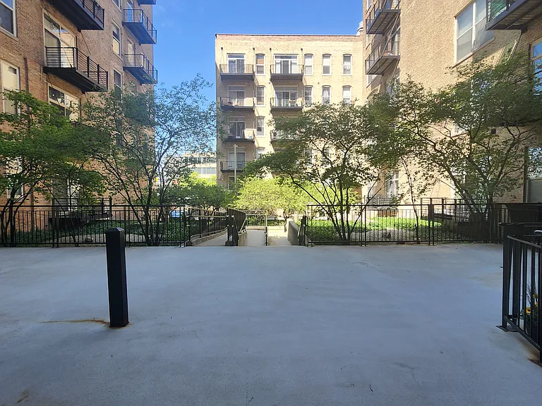 420 S Clinton St #502 — Photo 11