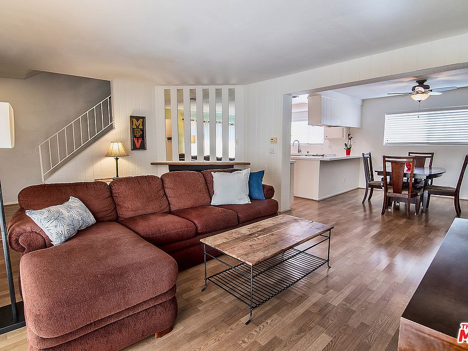 1st image of 18550 Hatteras St Unit 30