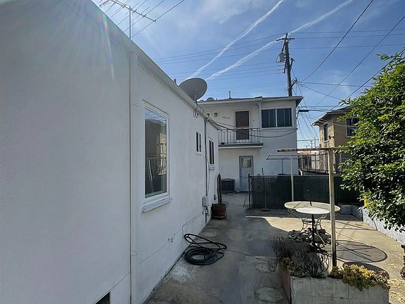 5th image of 2700 W 85th St