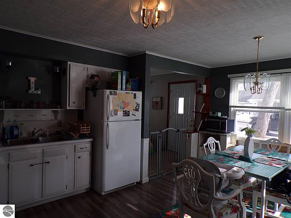 4th image of 209 Wadsworth St