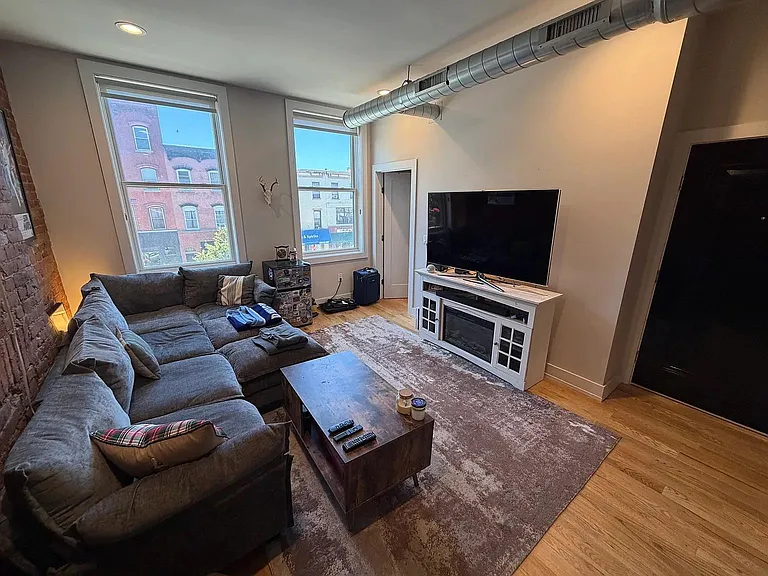 419 Washington St #2 — Photo 4