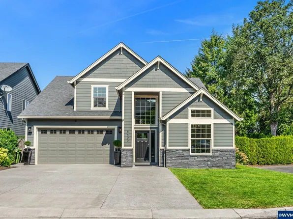 8609 SW Logan Ln, Tualatin, OR 97062