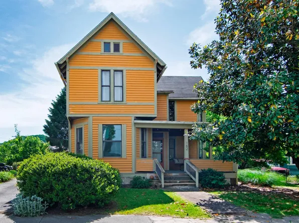 162 Monroe St N, Alderson, WV 24910