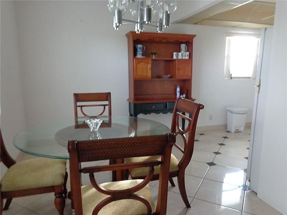 4th image of 4094 Oakridge U #4094