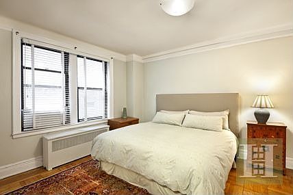 4th image of 522 W End Ave APT 3C