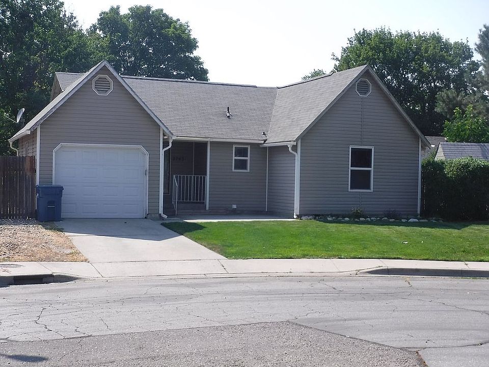 2nd image of 2743 N Westminster Pl