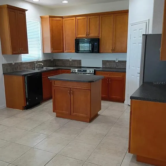 3549 Maple Ridge Loop — Photo 2