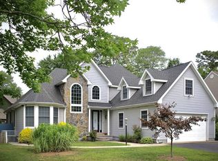 10 Windmill Ln, Ocean View, DE 19970