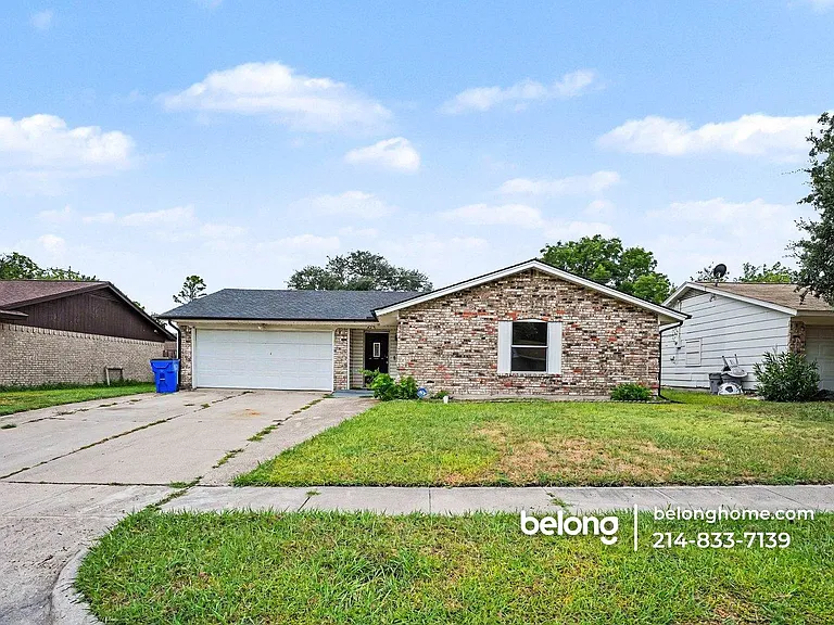 423 Southlake Dr — Photo 2